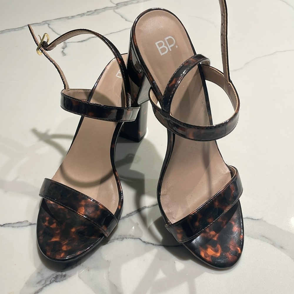 BP Tortoise Heels Size 8
